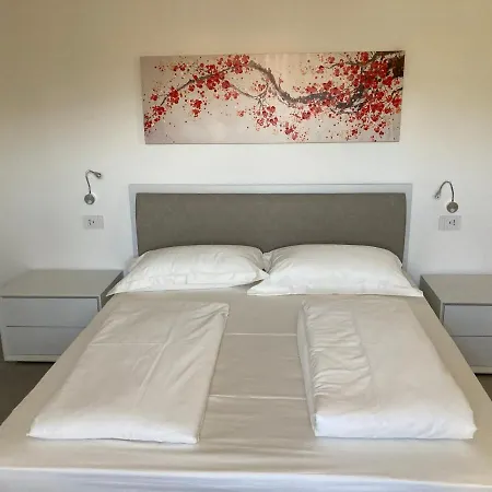 Civico 93 شقة مالتشيزينيه